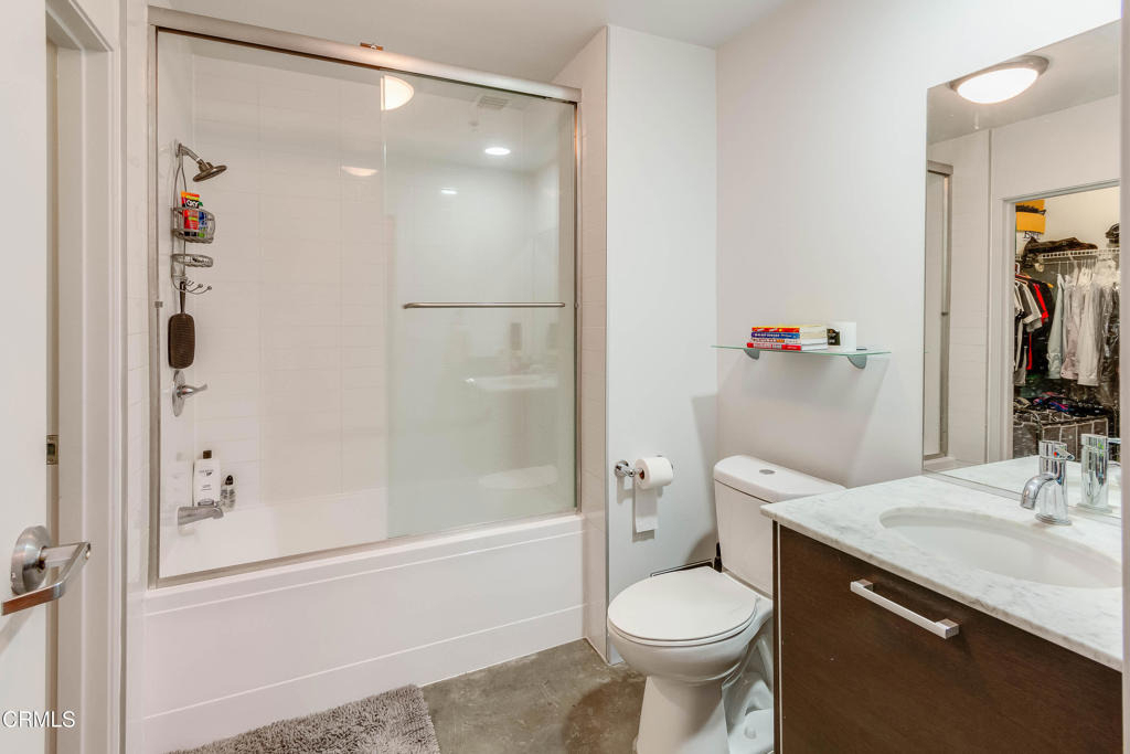 645 W 9th Street - Photo 11