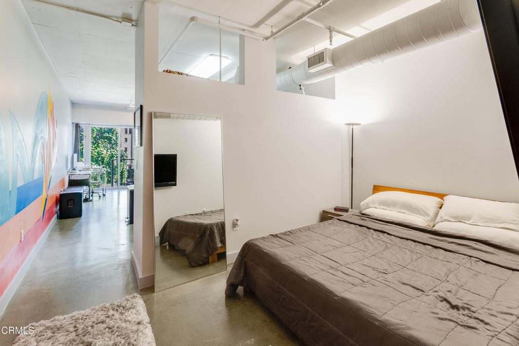 645 W 9th Street - Photo 10