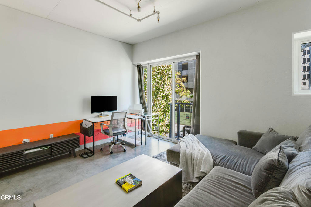 645 W 9th Street - Photo 4