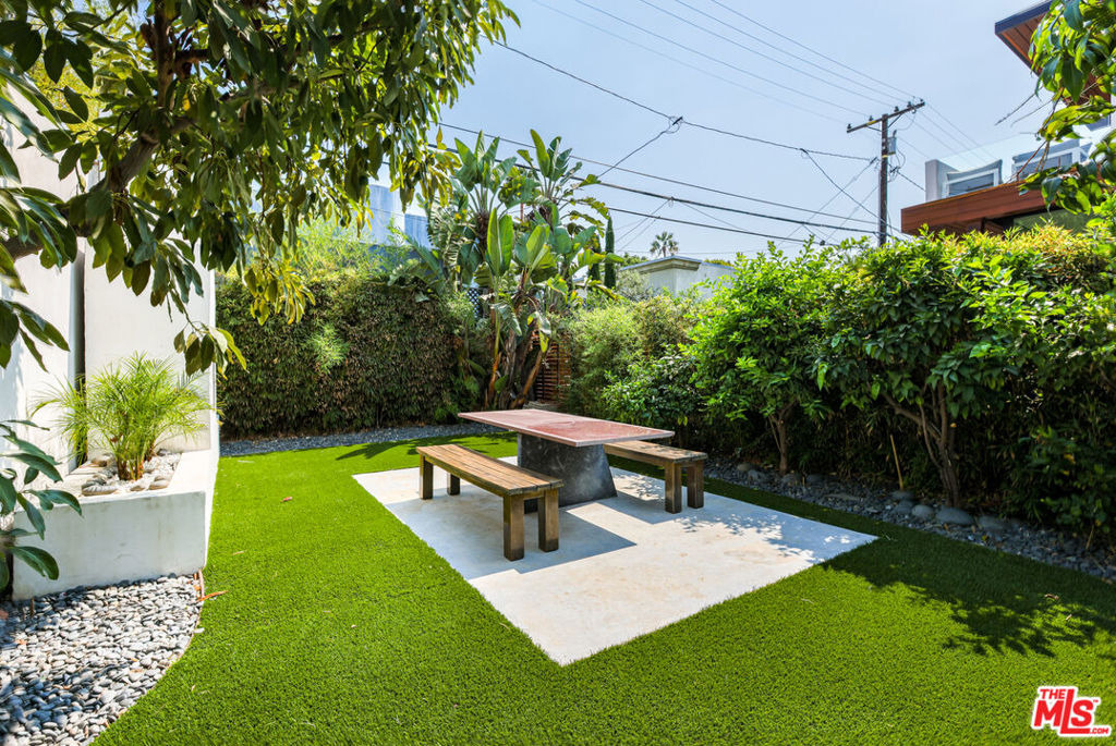 8718 Rosewood Avenue - Photo 37