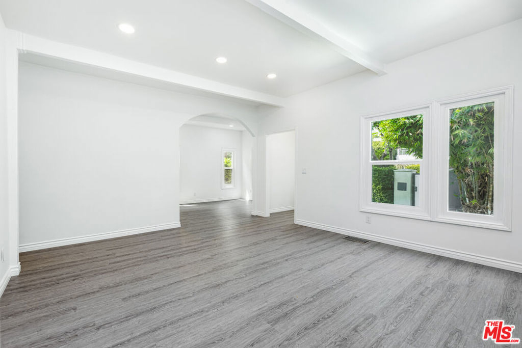 8718 Rosewood Avenue - Photo 9