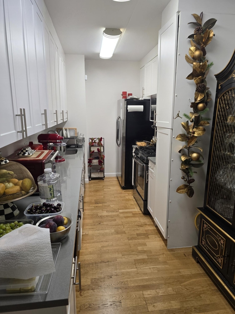 375 South End Avenue - Photo 3