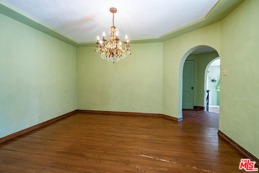 2005 Holmby Avenue - Photo 3