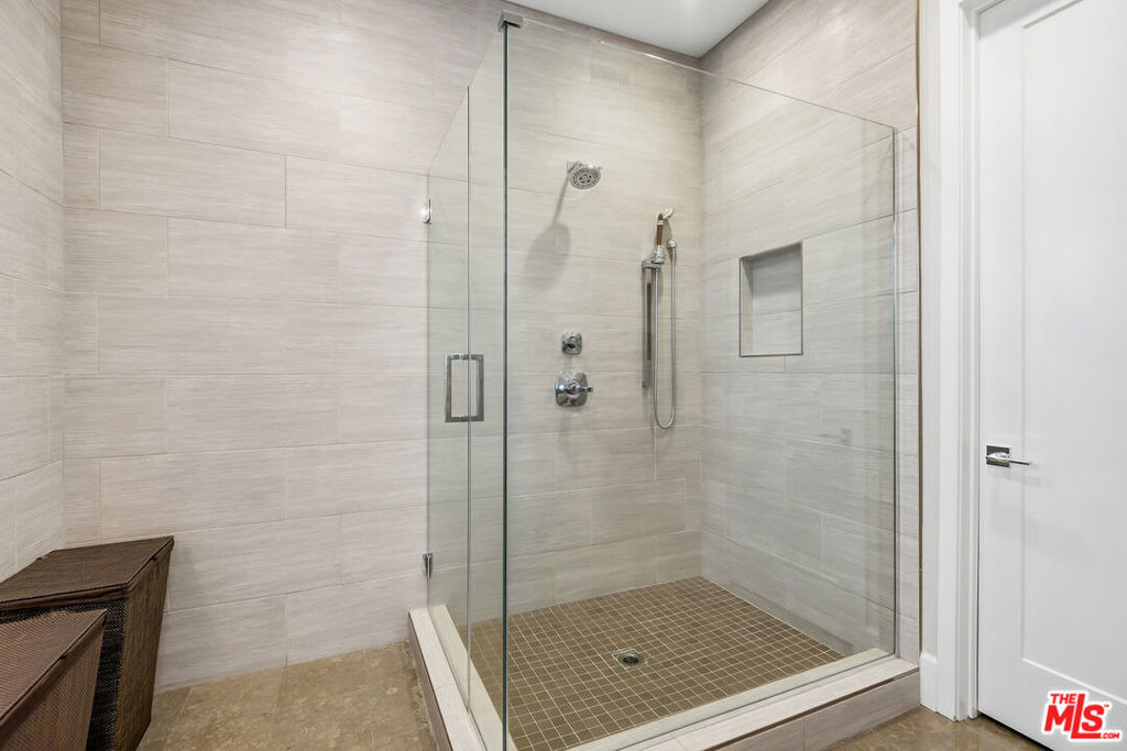 12775 Bluff Creek Drive - Photo 20