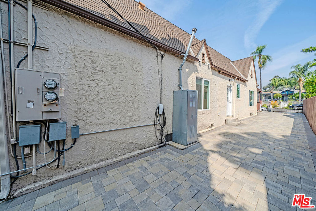 5430 Monroe Street - Photo 3