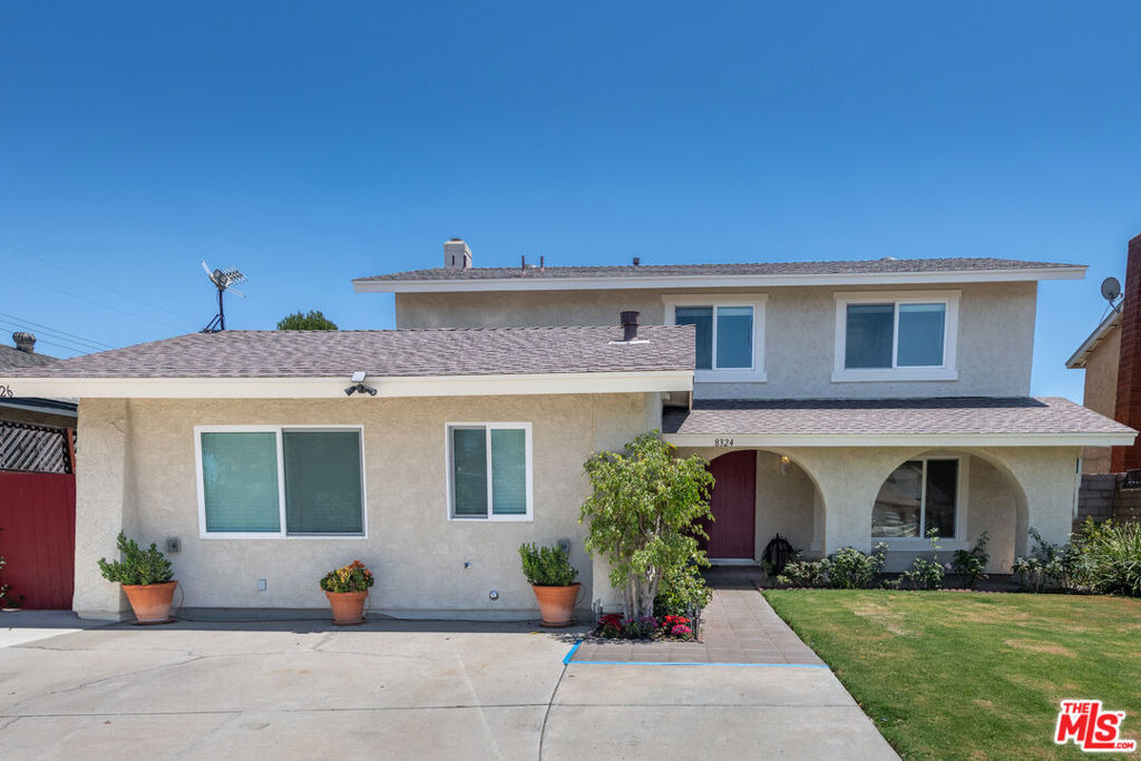 8324 Beckford Avenue - Photo 0