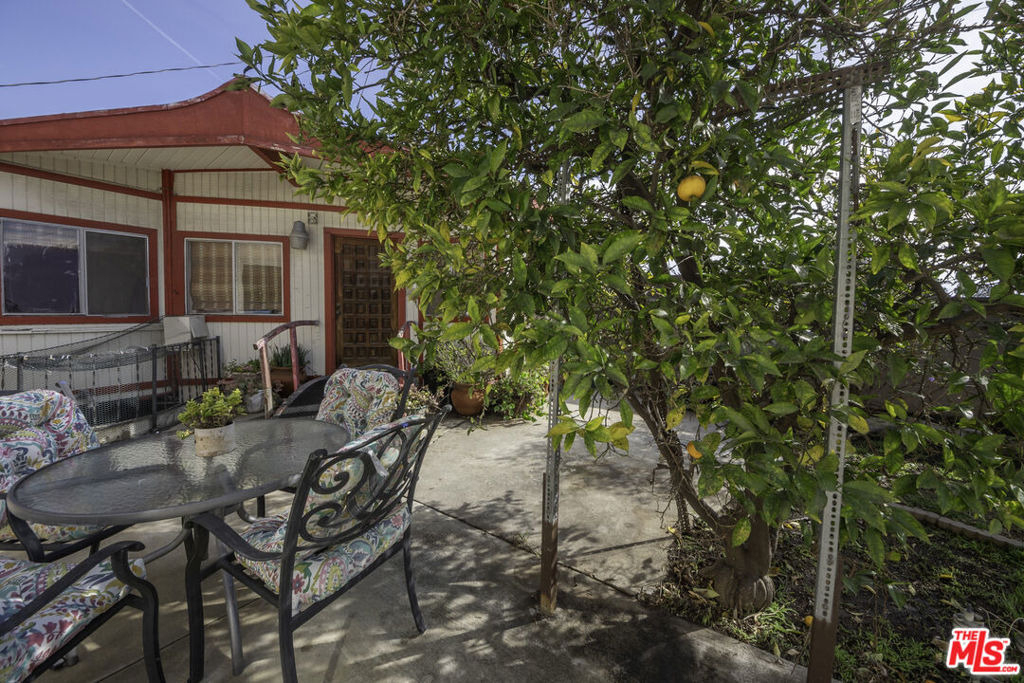 2106 W 166th Street - Photo 36