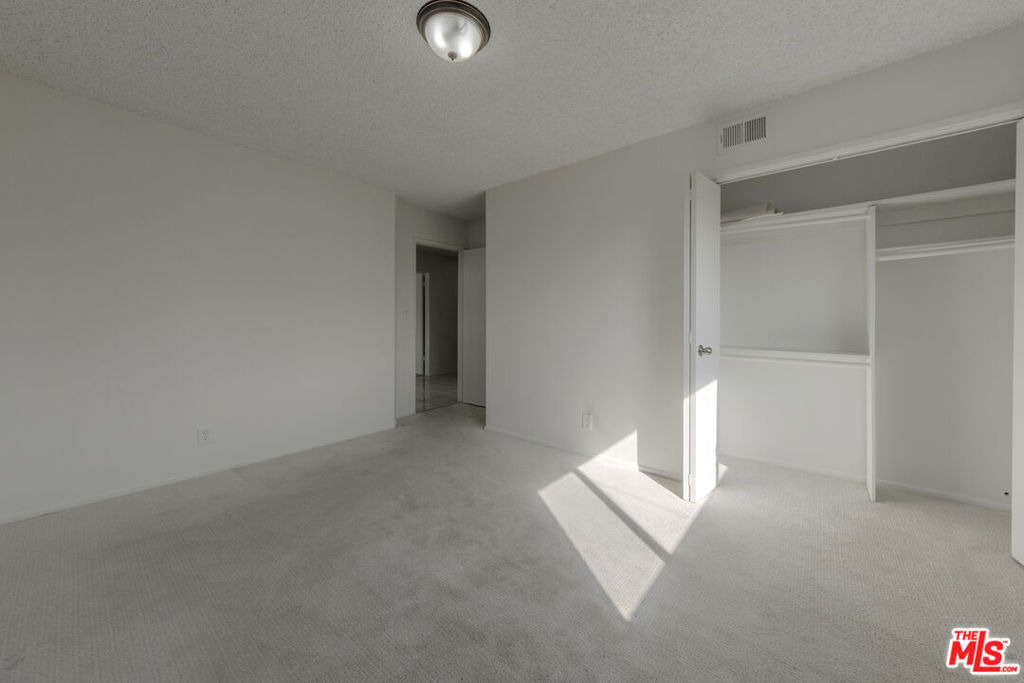 2106 W 166th Street - Photo 29