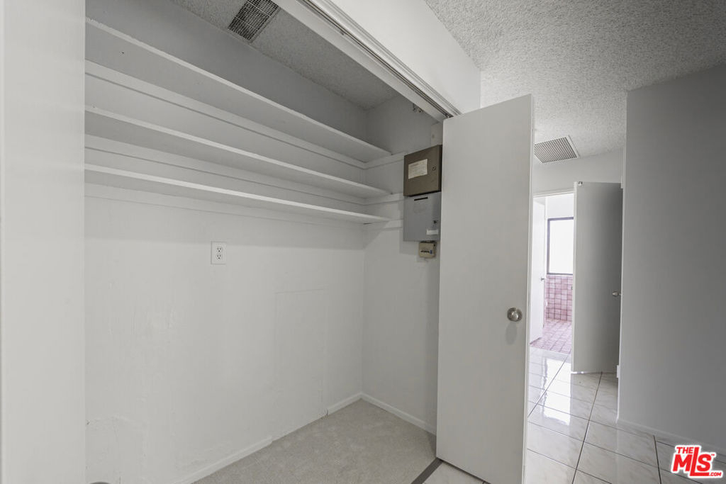 2106 W 166th Street - Photo 18