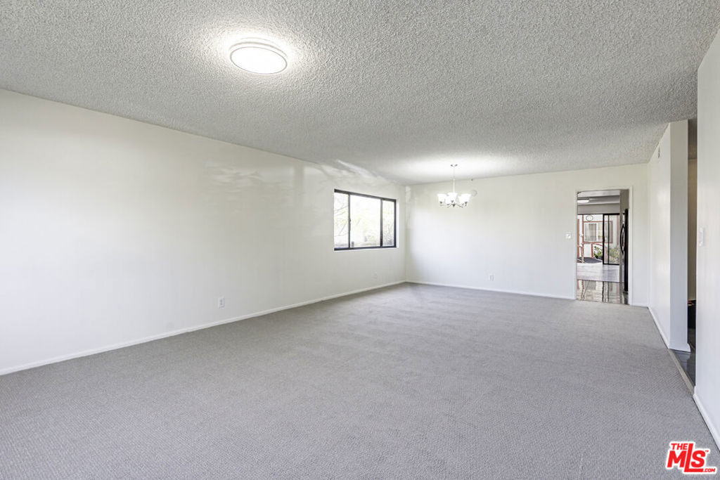 2106 W 166th Street - Photo 4