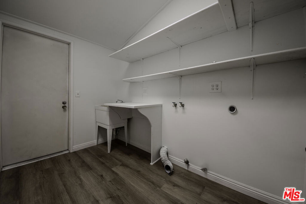2106 W 166th Street - Photo 25