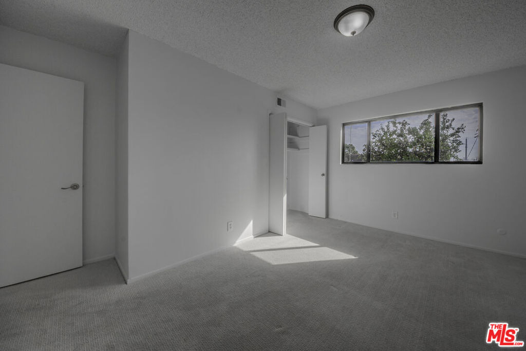 2106 W 166th Street - Photo 30