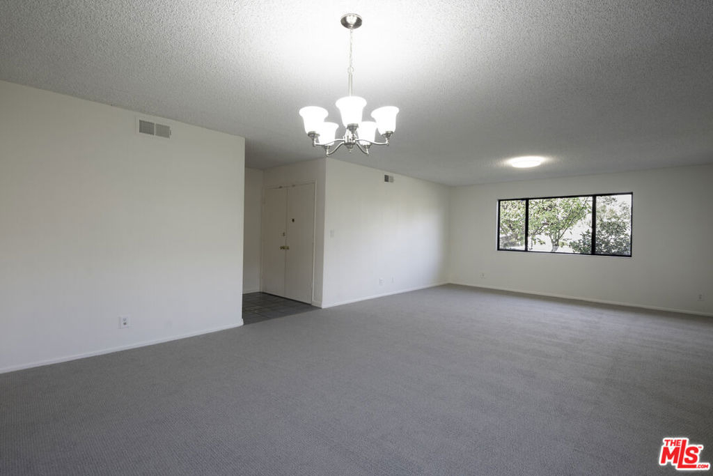 2106 W 166th Street - Photo 2