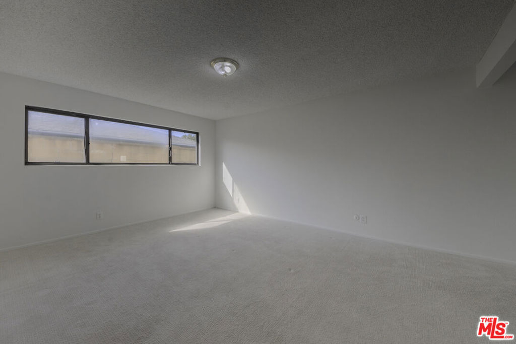 2106 W 166th Street - Photo 19