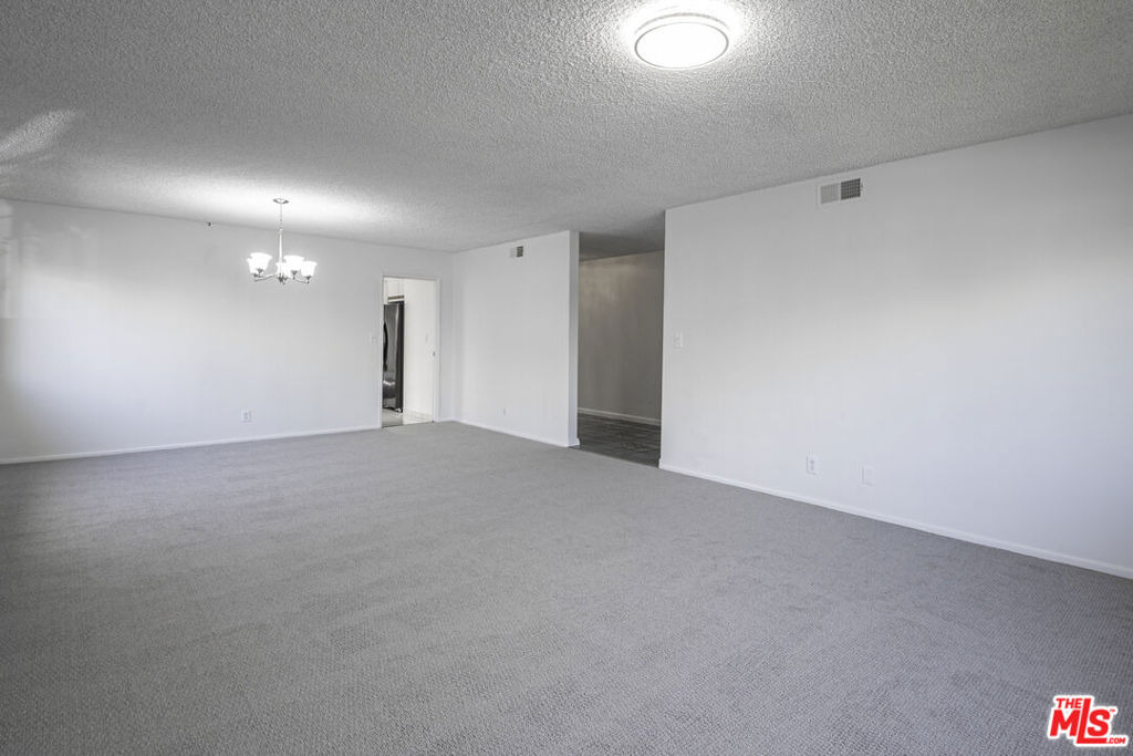 2106 W 166th Street - Photo 3