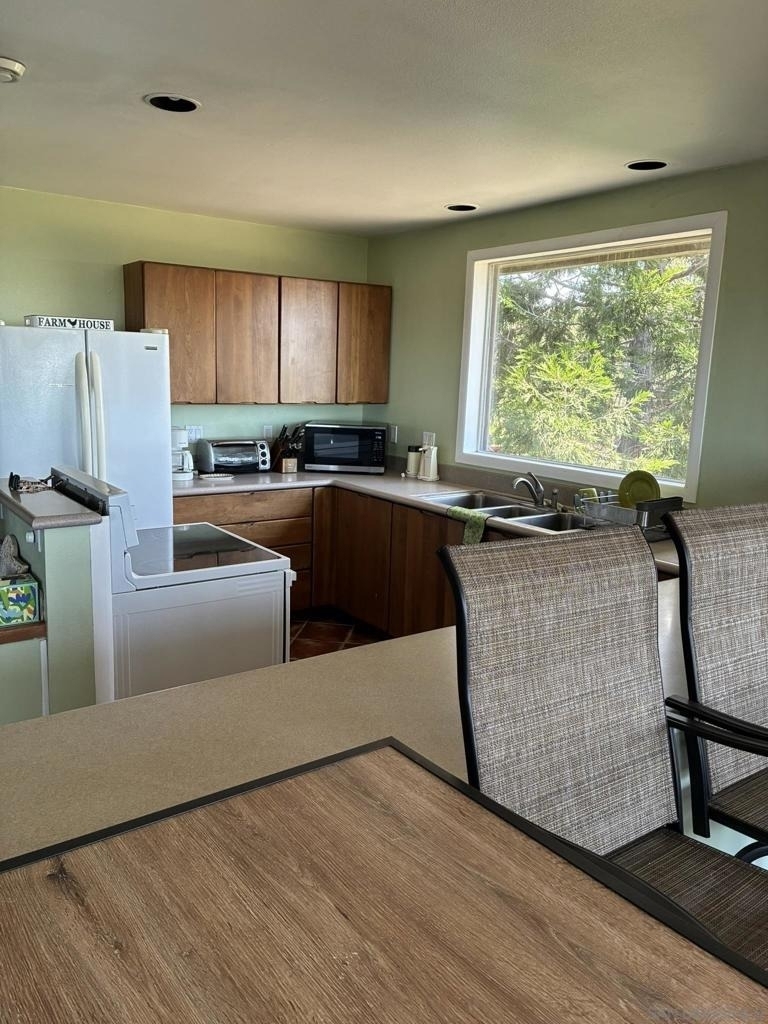 3255 Pine Hills - Photo 3