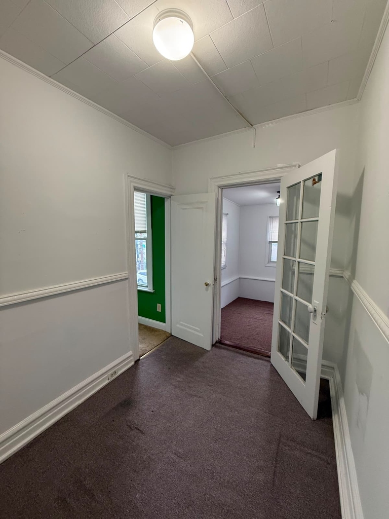 Luxurious 76th Street, Woodhaven Apartment - Photo 3