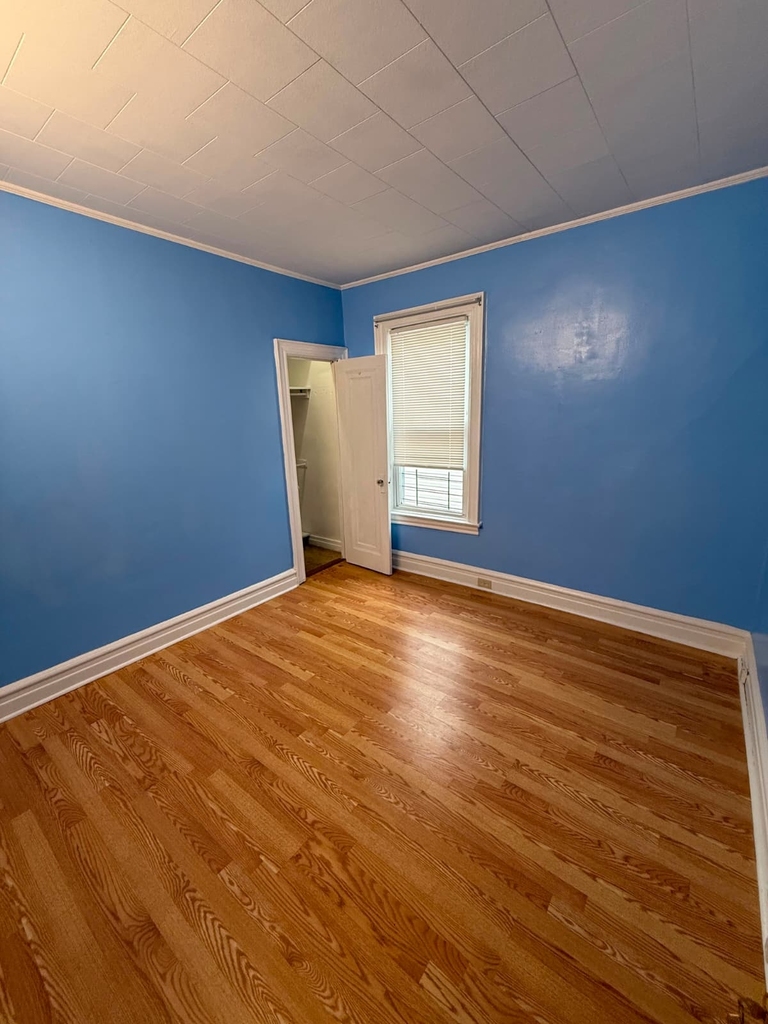 Luxurious 76th Street, Woodhaven Apartment - Photo 5