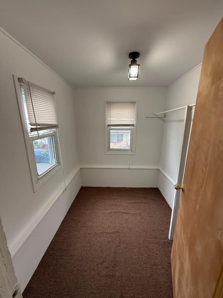 Luxurious 76th Street, Woodhaven Apartment - Photo 4