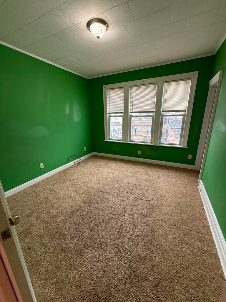 Luxurious 76th Street, Woodhaven Apartment - Photo 7