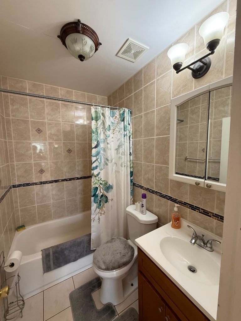 Luxurious 76th Street, Woodhaven Apartment - Photo 8