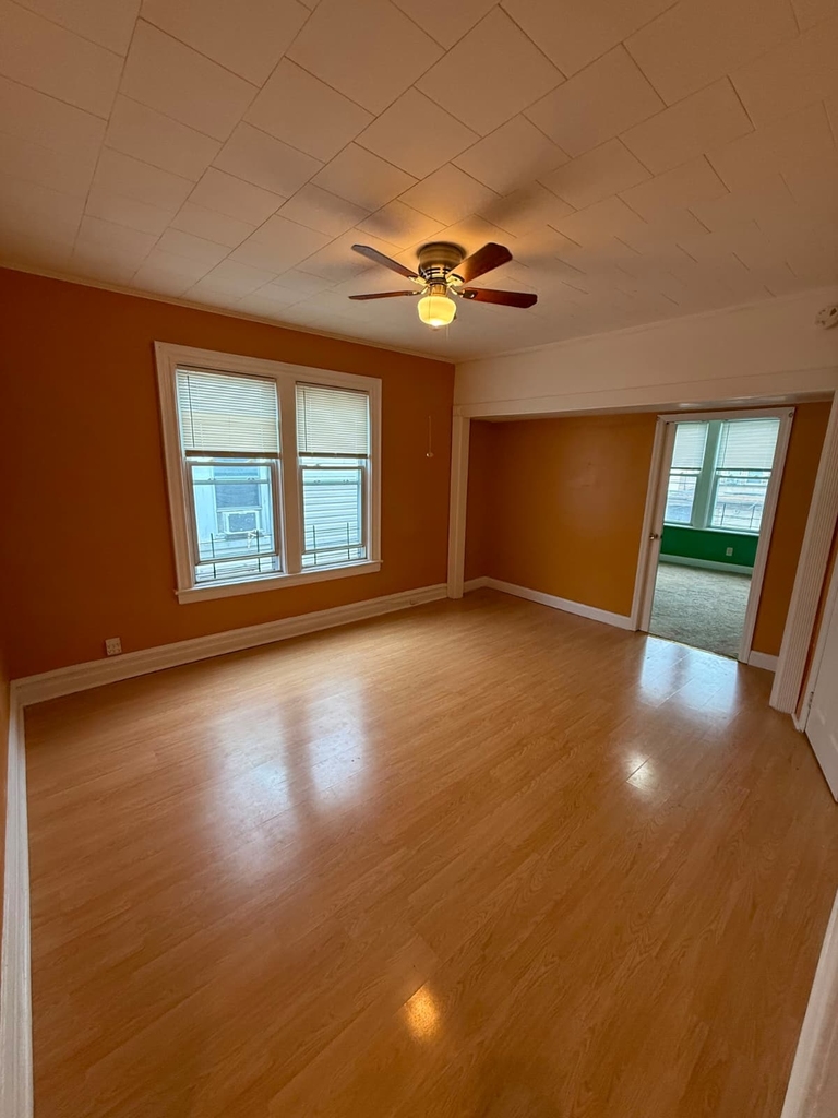 Luxurious 76th Street, Woodhaven Apartment - Photo 0