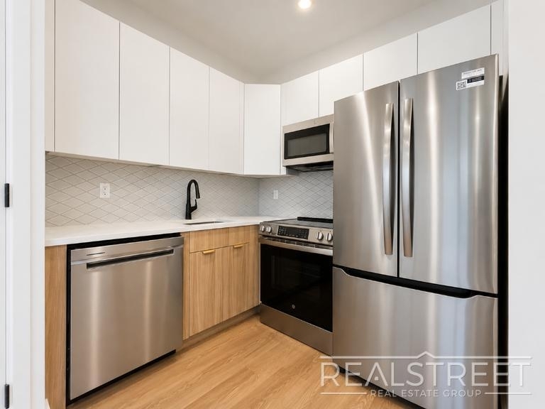 1260 Prospect Place - Photo 2