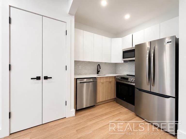 1260 Prospect Place - Photo 3