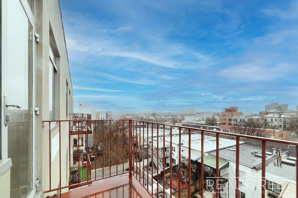 184 Noll Street - Photo 8