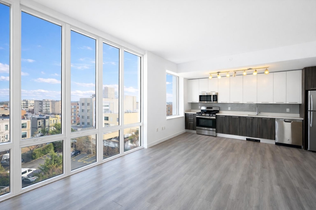 1524 Sheepshead Bay Road - Photo 3