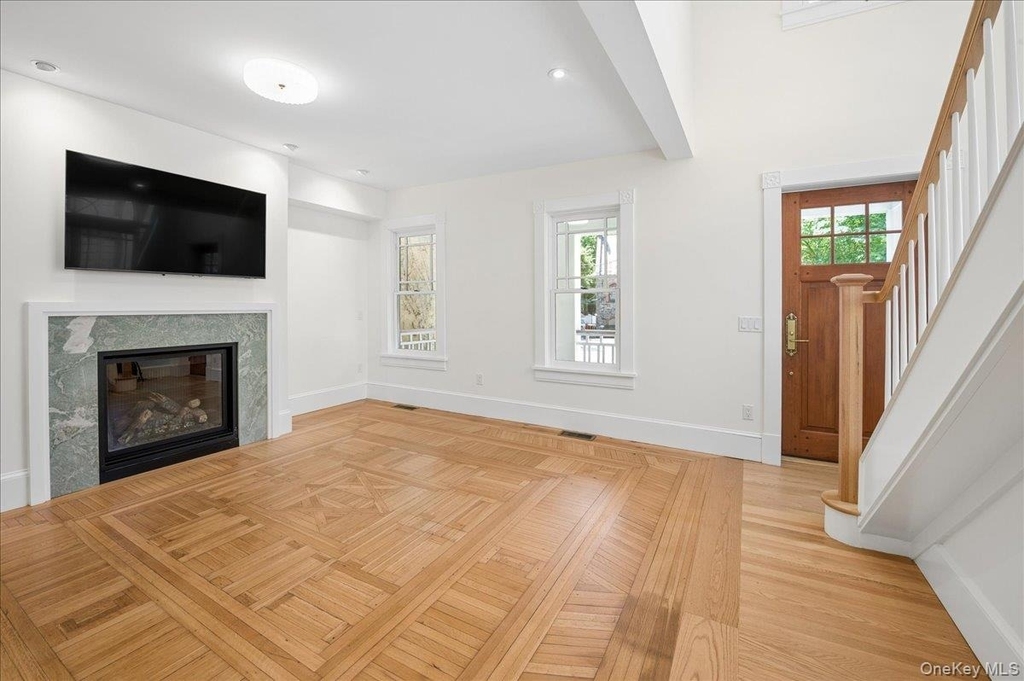 51 Main Street - Photo 5
