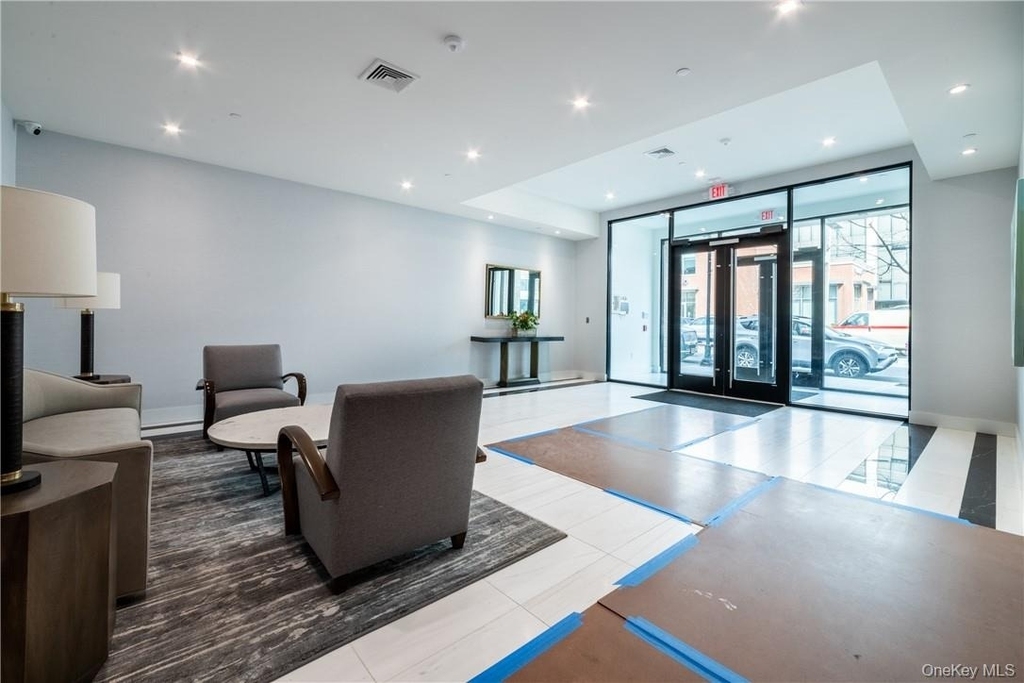 110 Chatsworth Avenue - Photo 4
