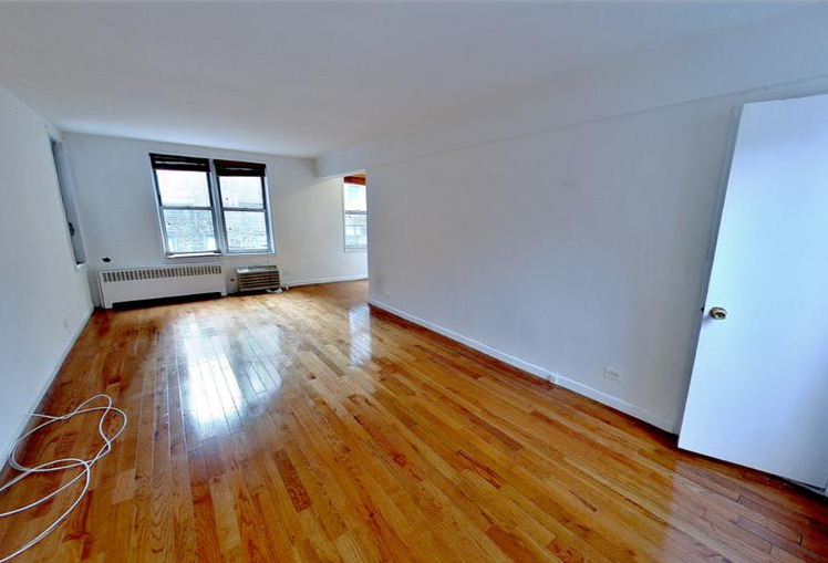2nd Ave & East 58th Street - Photo 0