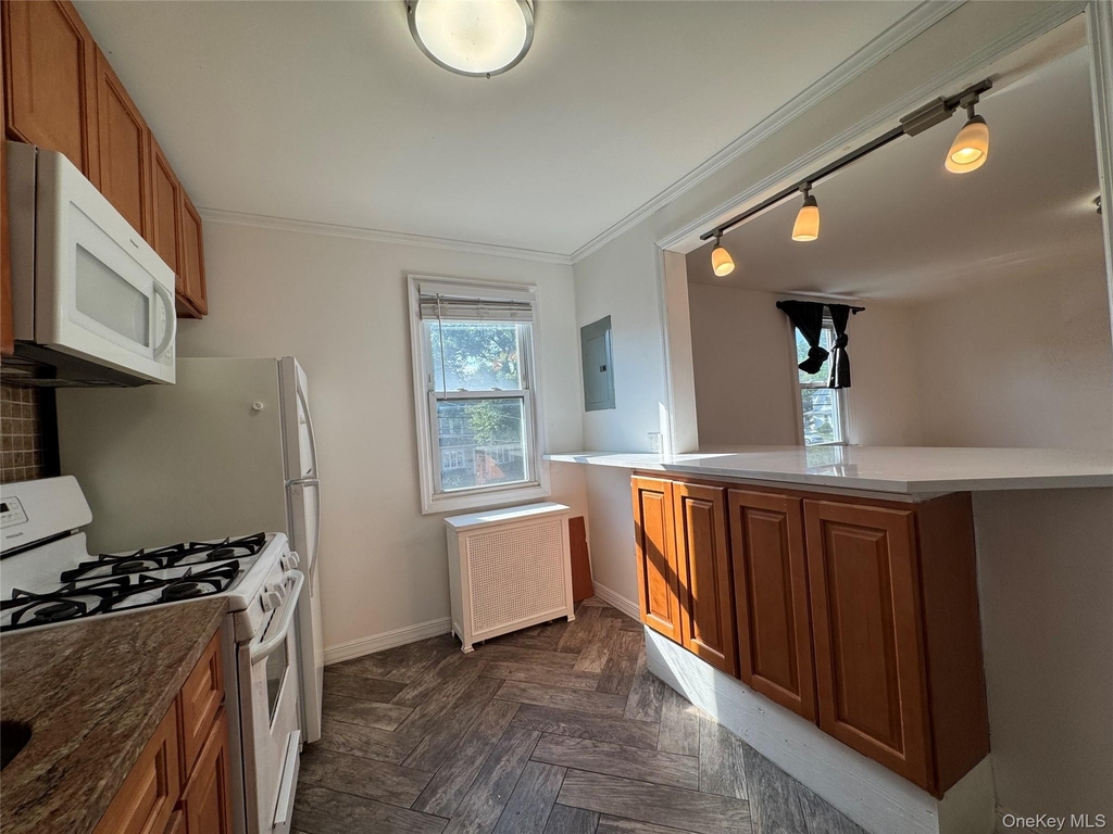 267 Plainfield Avenue - Photo 9