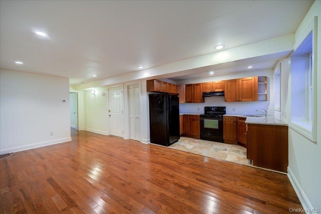 308 Main Street - Photo 2