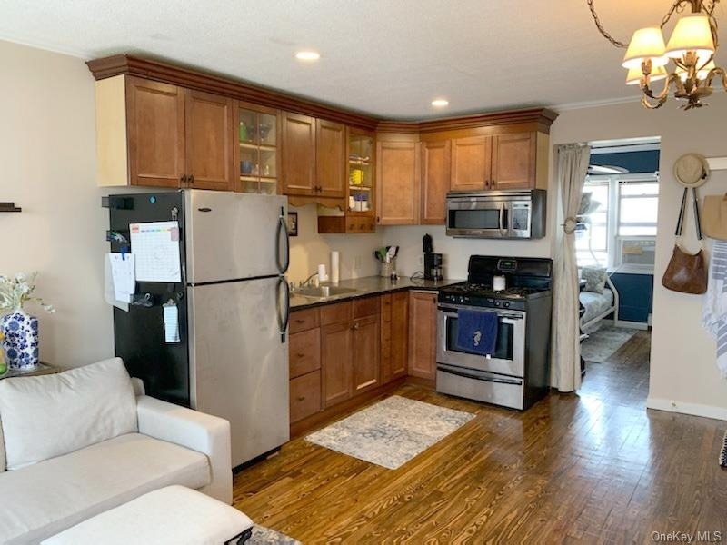 65 W Broadway - Photo 2