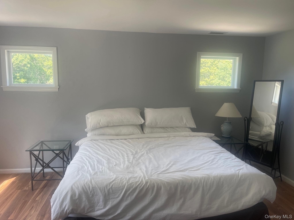 484 N Magee Street - Photo 2