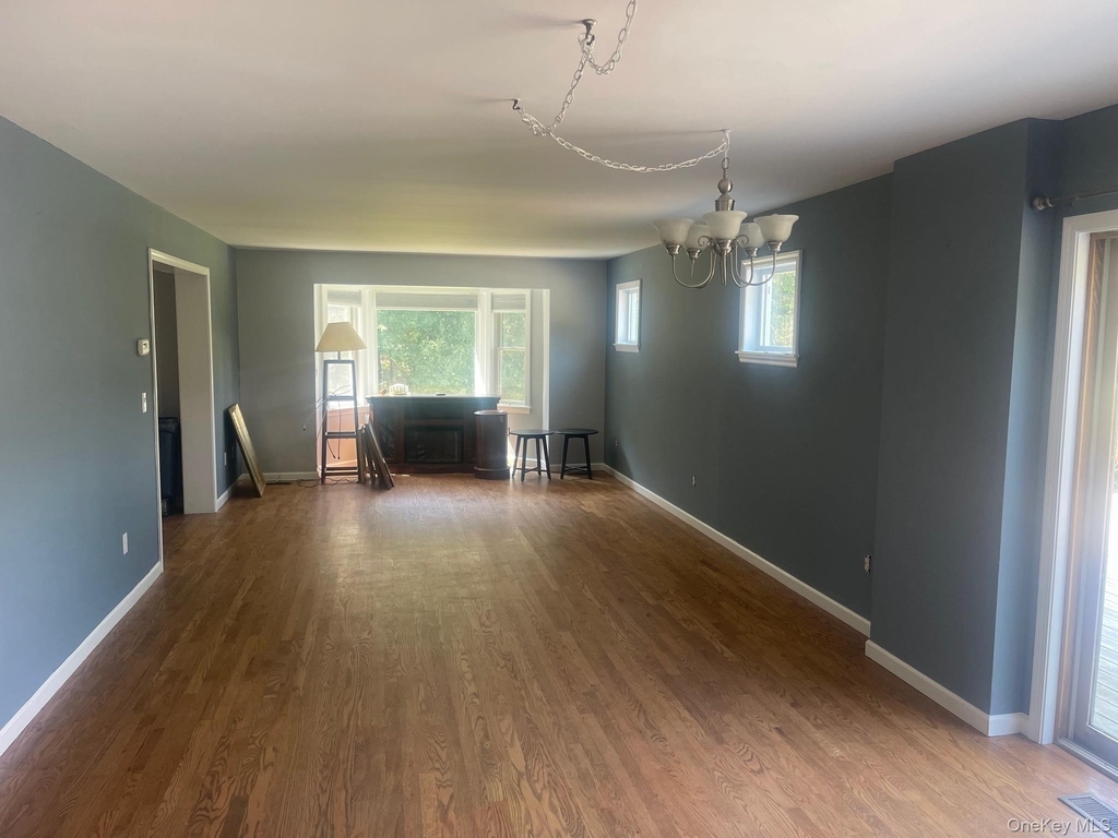 484 N Magee Street - Photo 1