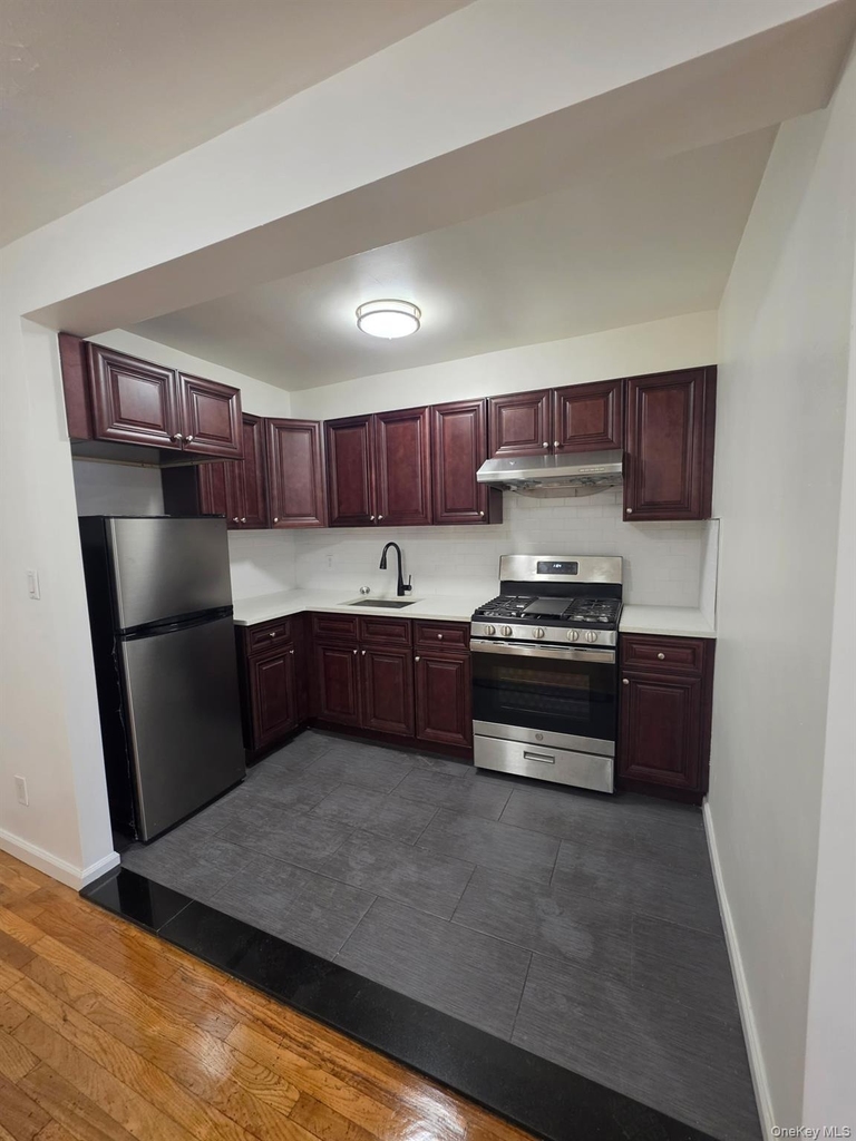 4125 Kissena Boulevard - Photo 4