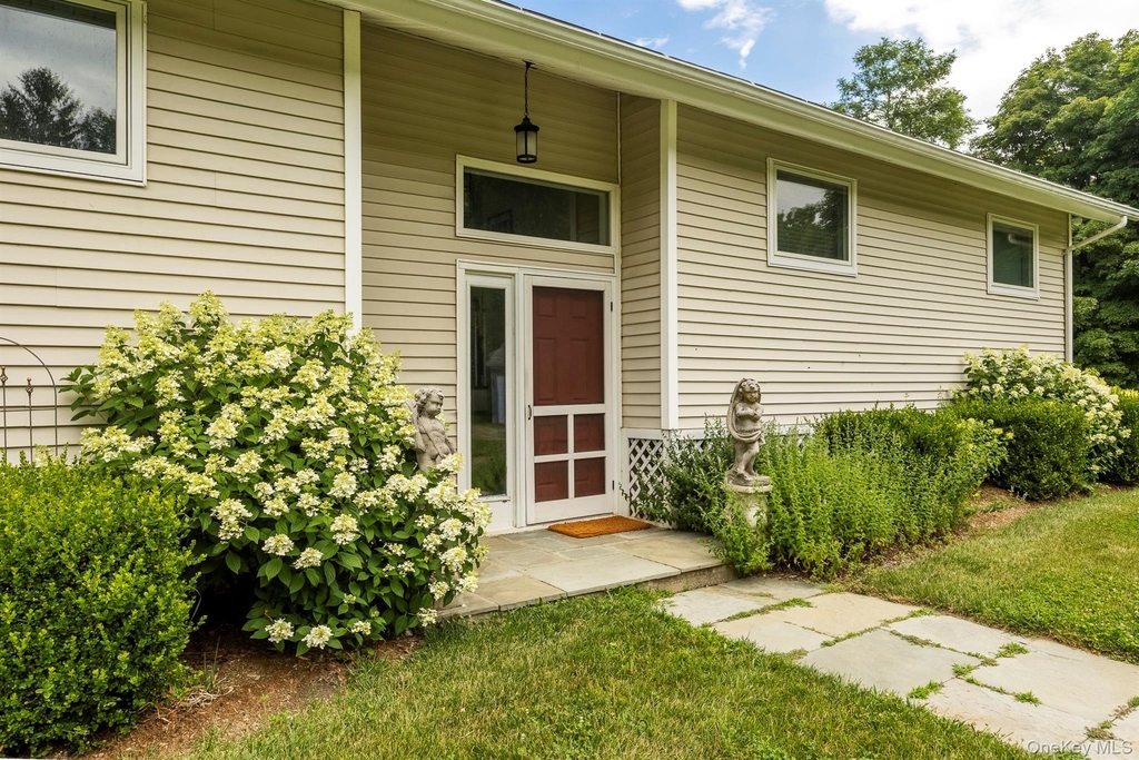 860 Hunns Lake - Photo 2