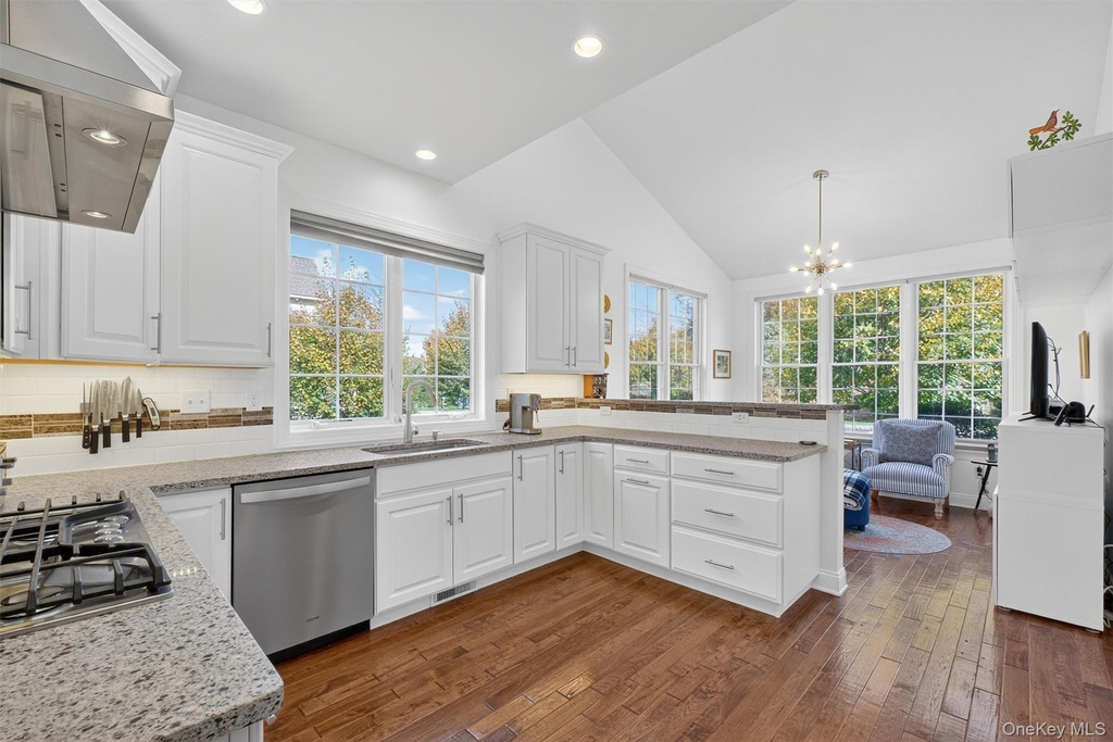 17 Deforest Drive - Photo 13