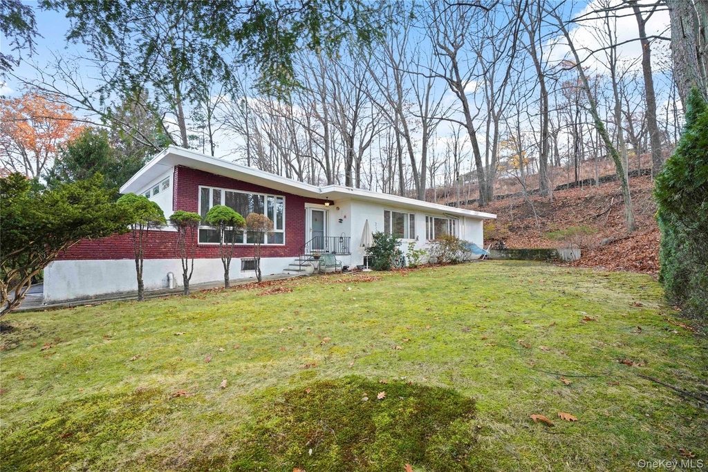 28 Sprain Valley Road - Photo 1