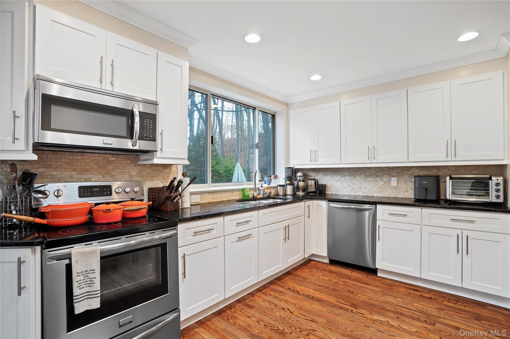 28 Sprain Valley Road - Photo 8