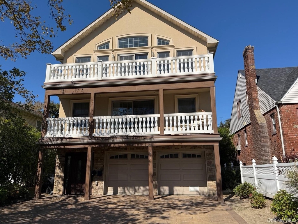 621 E Olive Street - Photo 0