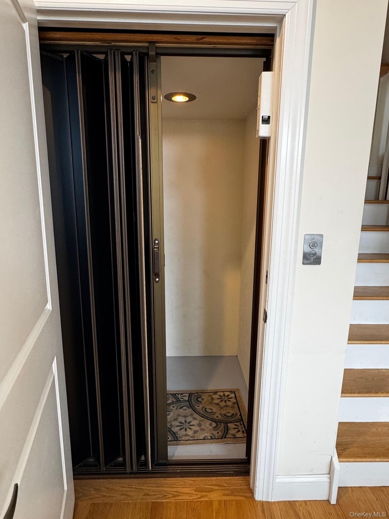 621 E Olive Street - Photo 1