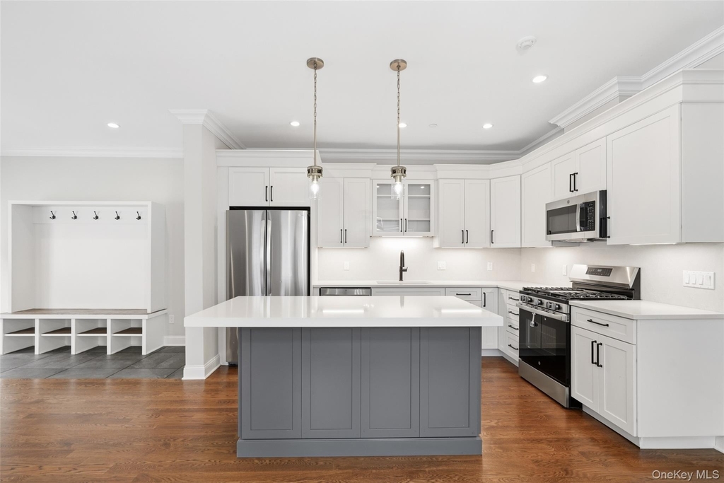 124-b Maple Avenue - Photo 3