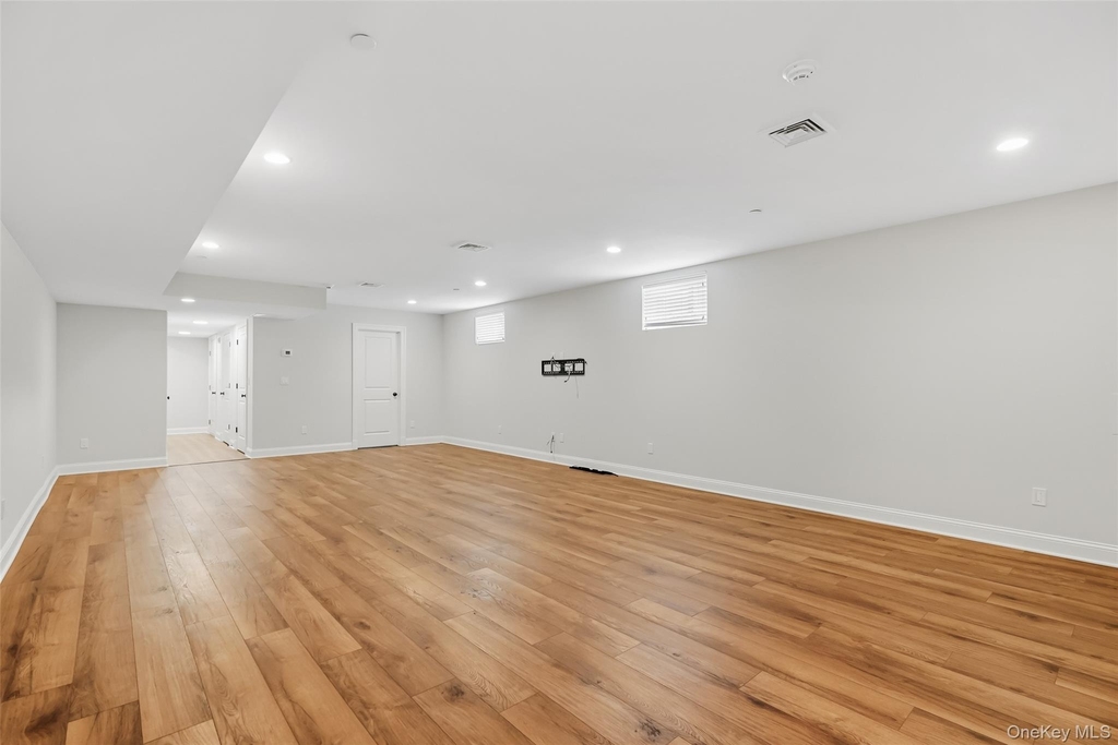 124-b Maple Avenue - Photo 24
