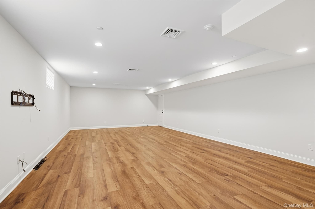 124-b Maple Avenue - Photo 23