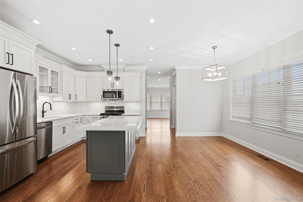124-b Maple Avenue - Photo 4