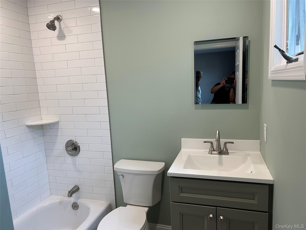 85 Ralph Avenue - Photo 13